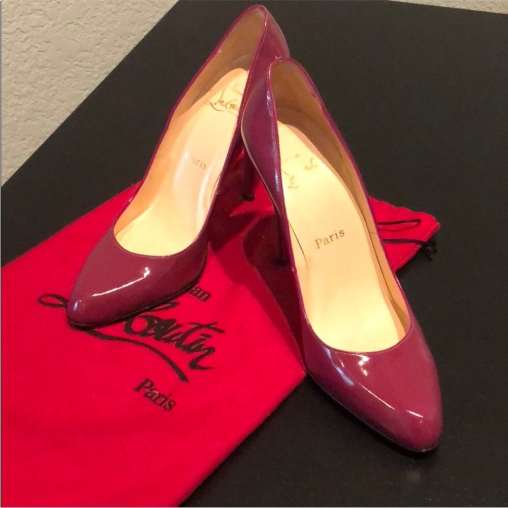 Beautiful Red bottom Christian Louboutin shoes, box and duster bag :)